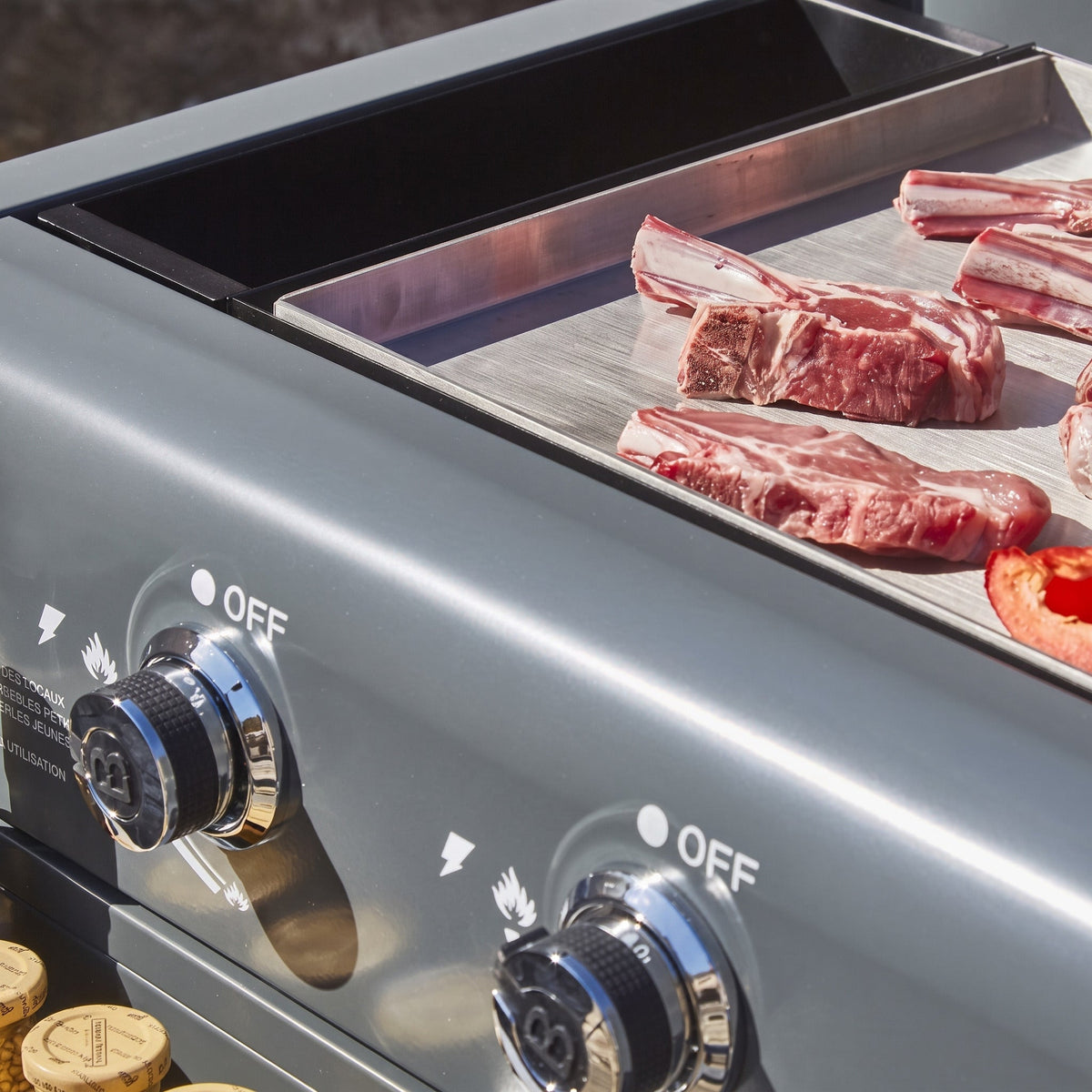 Plancha Gaz REVO Cordoba XL – Plaque Inox – 4 Brûleurs – Chariot Inclus – 9,6 kW